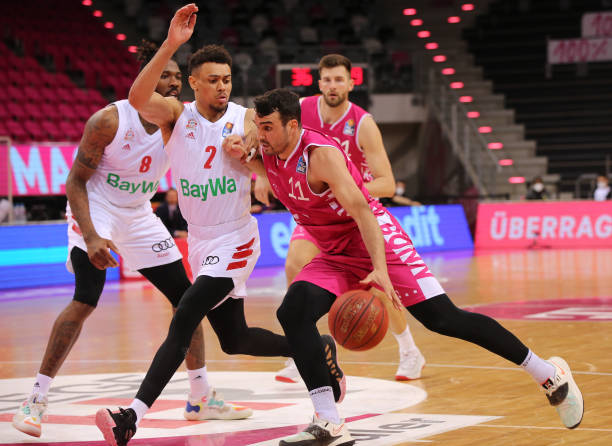 同样不容小 同样不容小