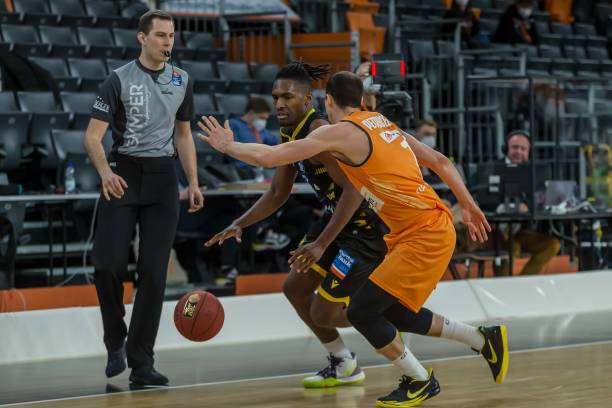 续稳居世界 续稳居世界